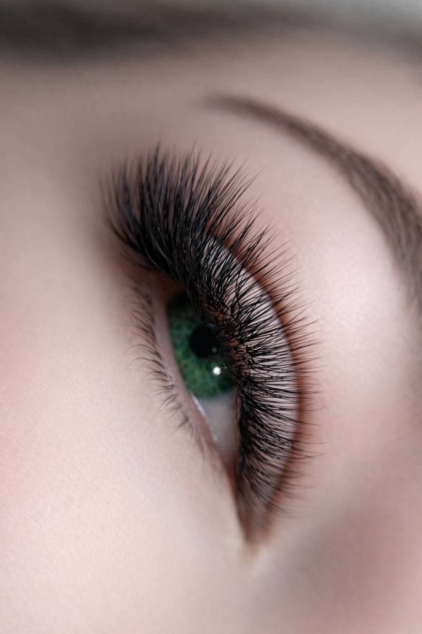 Przedłużanie rzęs metodą objętościową — w LANORIA Premium Beauty Studio Kraków